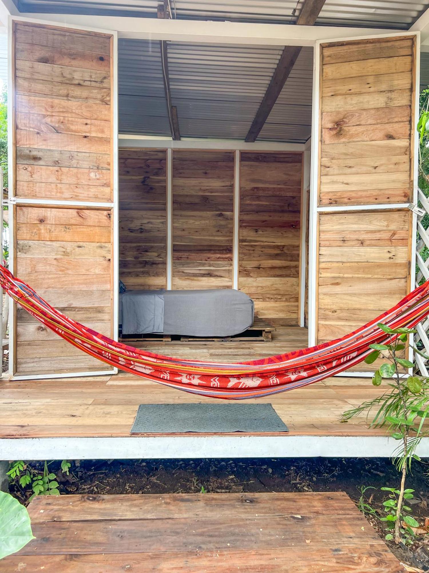 Nomadic Surf Camp Hostel Uvita Exterior photo