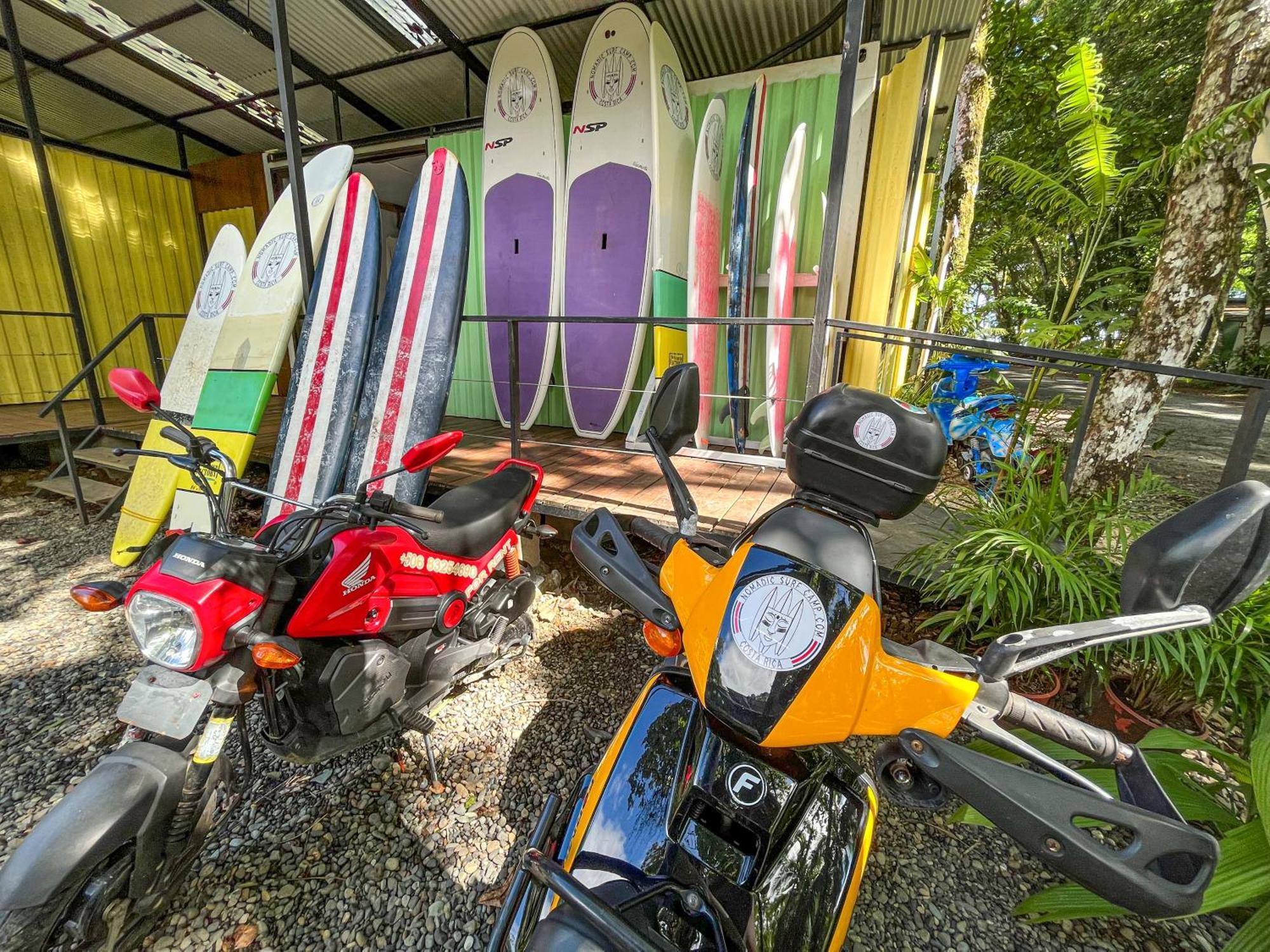 Nomadic Surf Camp Hostel Uvita Exterior photo