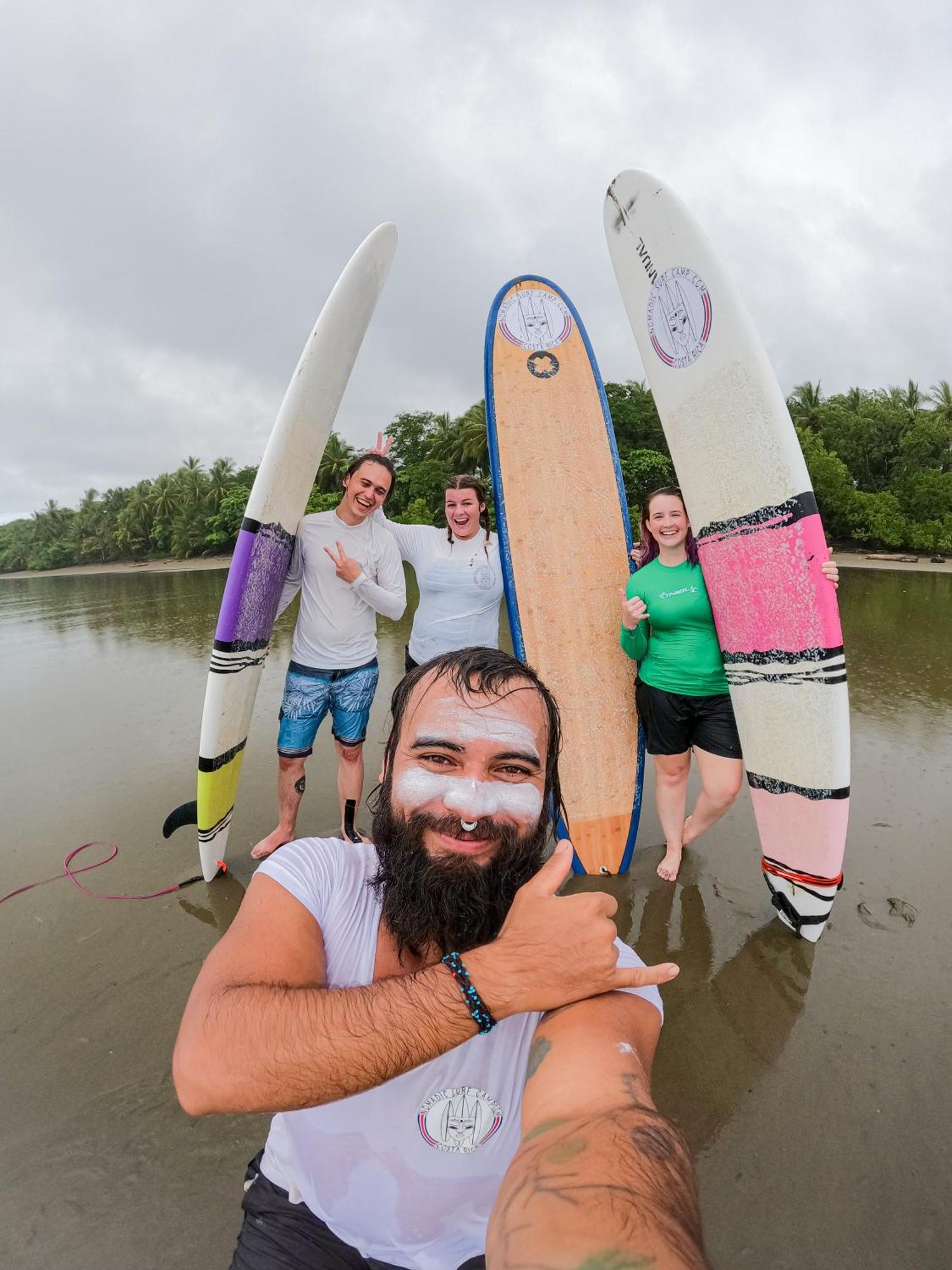 Nomadic Surf Camp Hostel Uvita Exterior photo