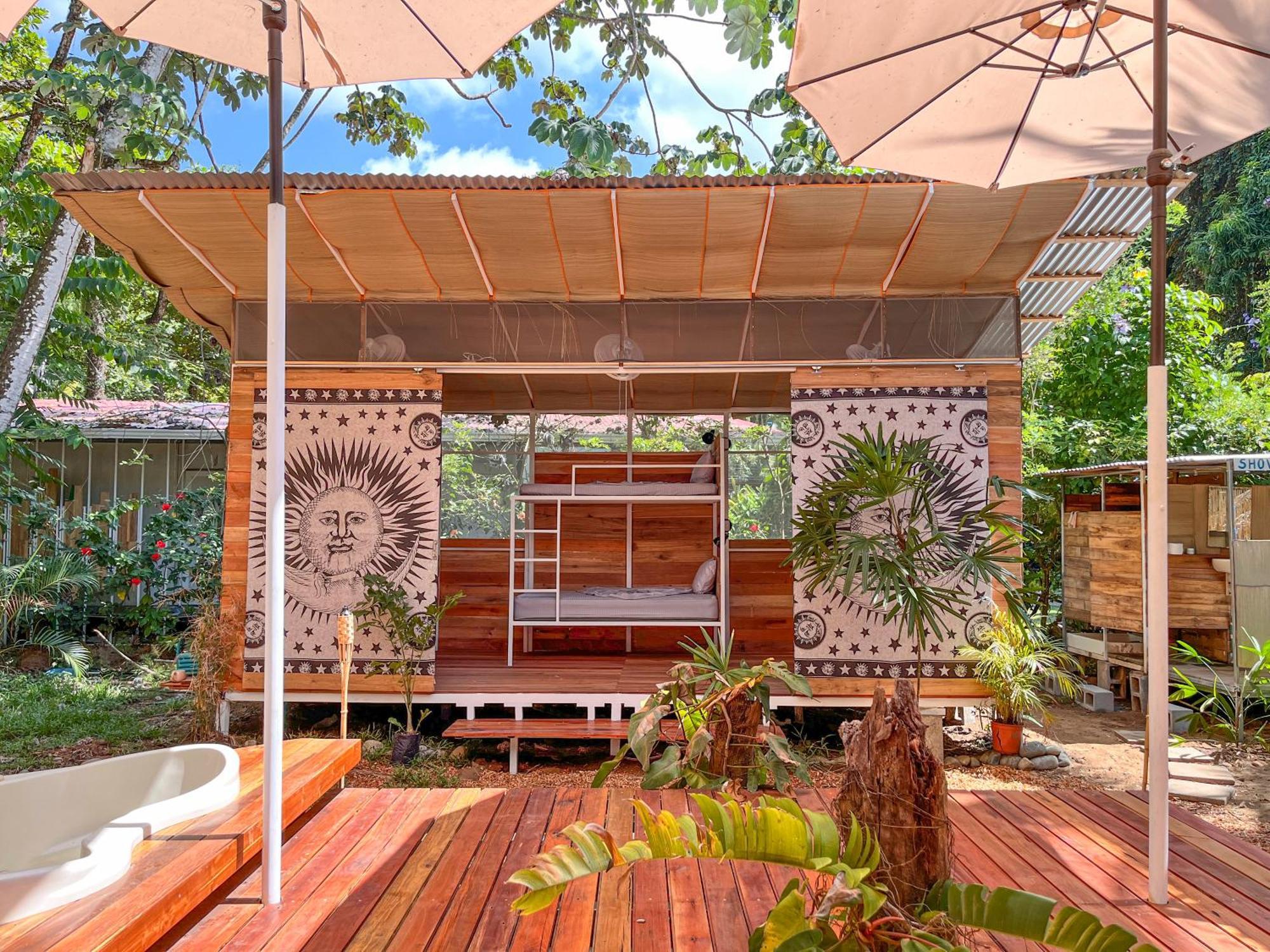 Nomadic Surf Camp Hostel Uvita Exterior photo
